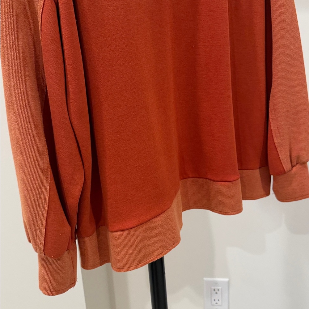 POL Warm Rust Ribbed Top - Picture 5 of 6